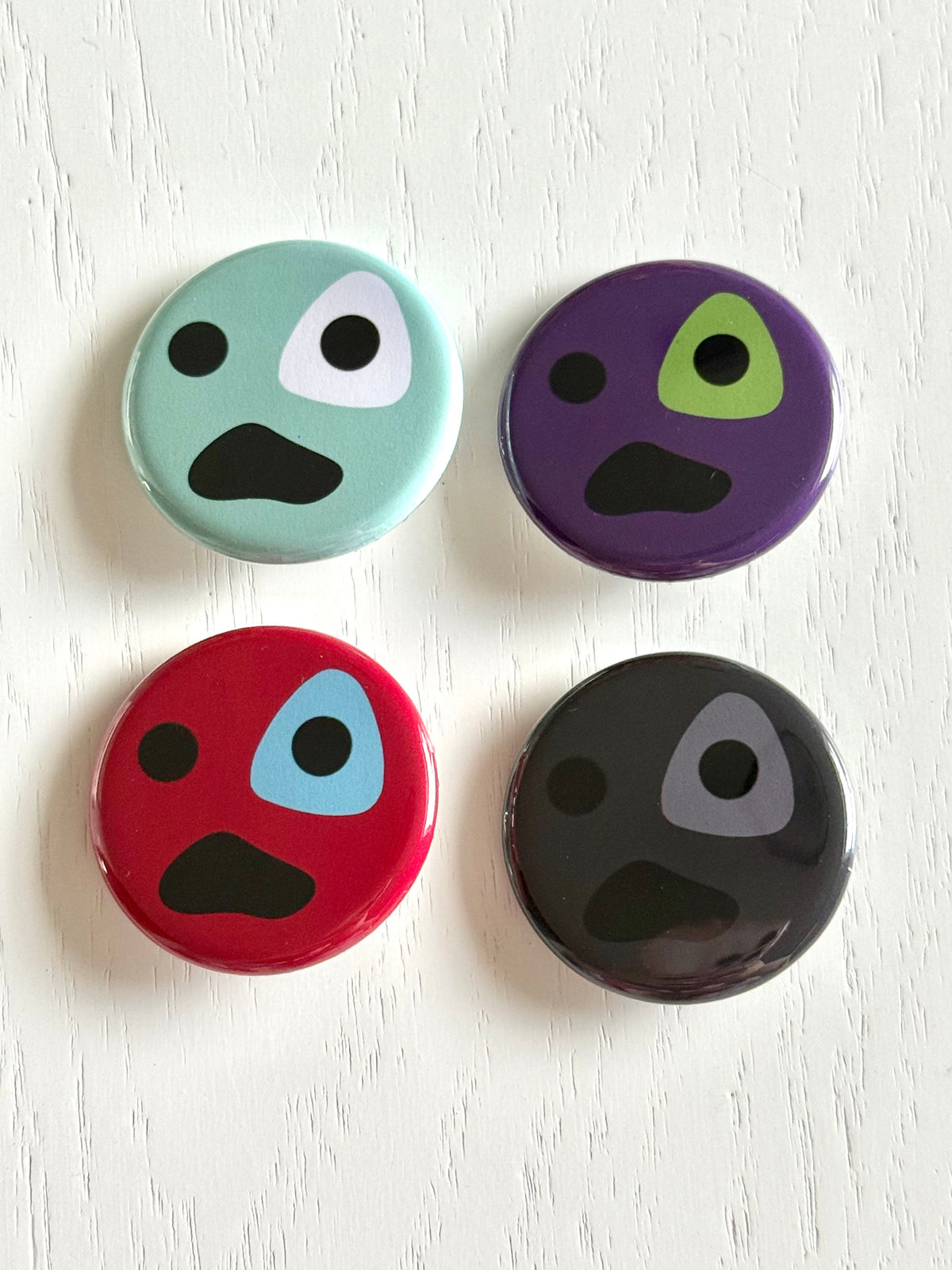 Cortis Ball Button Pins