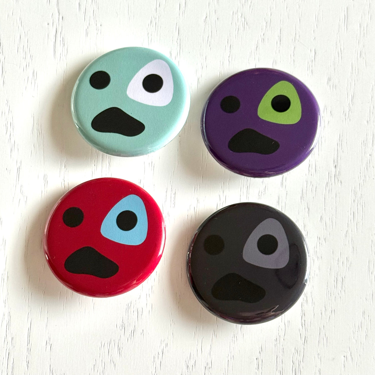 Cortis Ball Button Pins