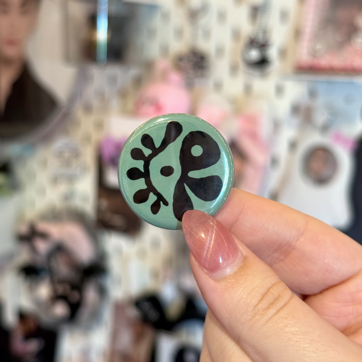 Cortis Button Pin