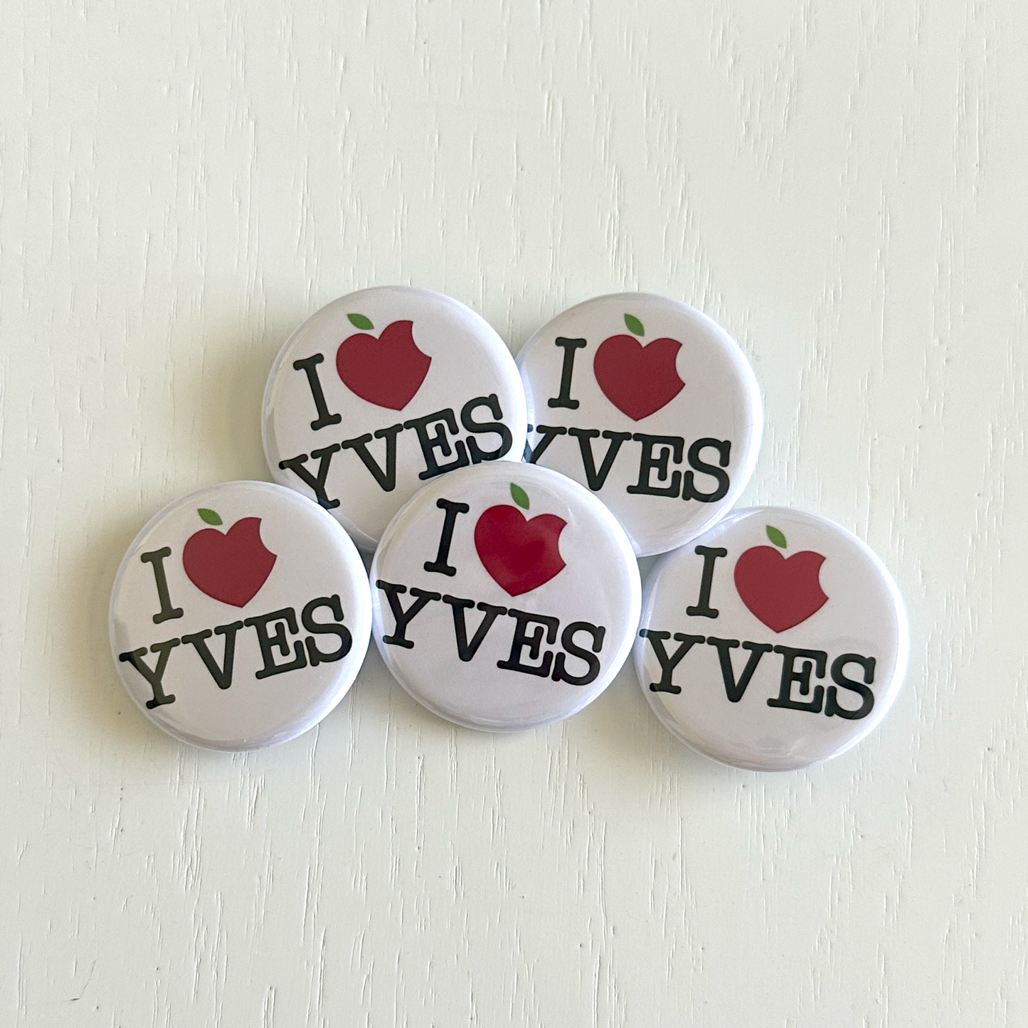 Yves Apple Heart Button Pin