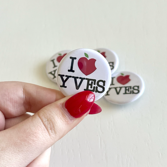 Yves Apple Heart Button Pin